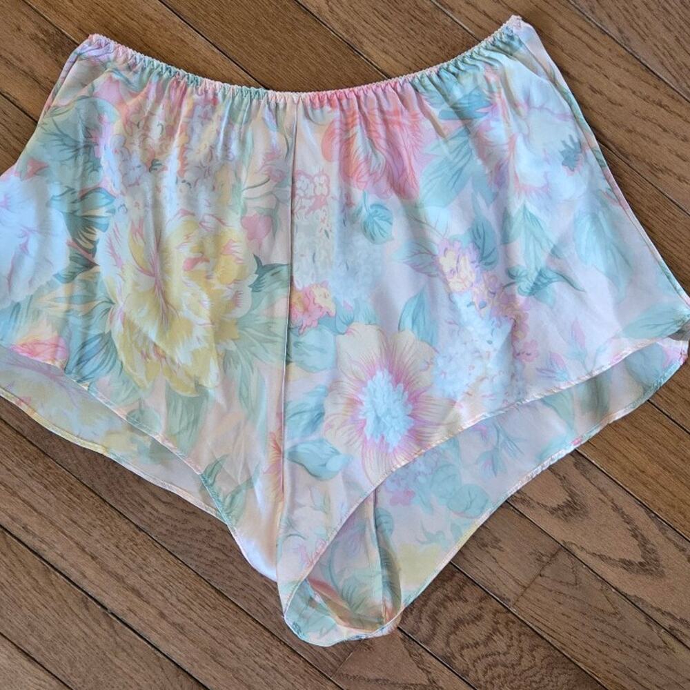 Vintage retro victorias secret silky floral pajama shorts small